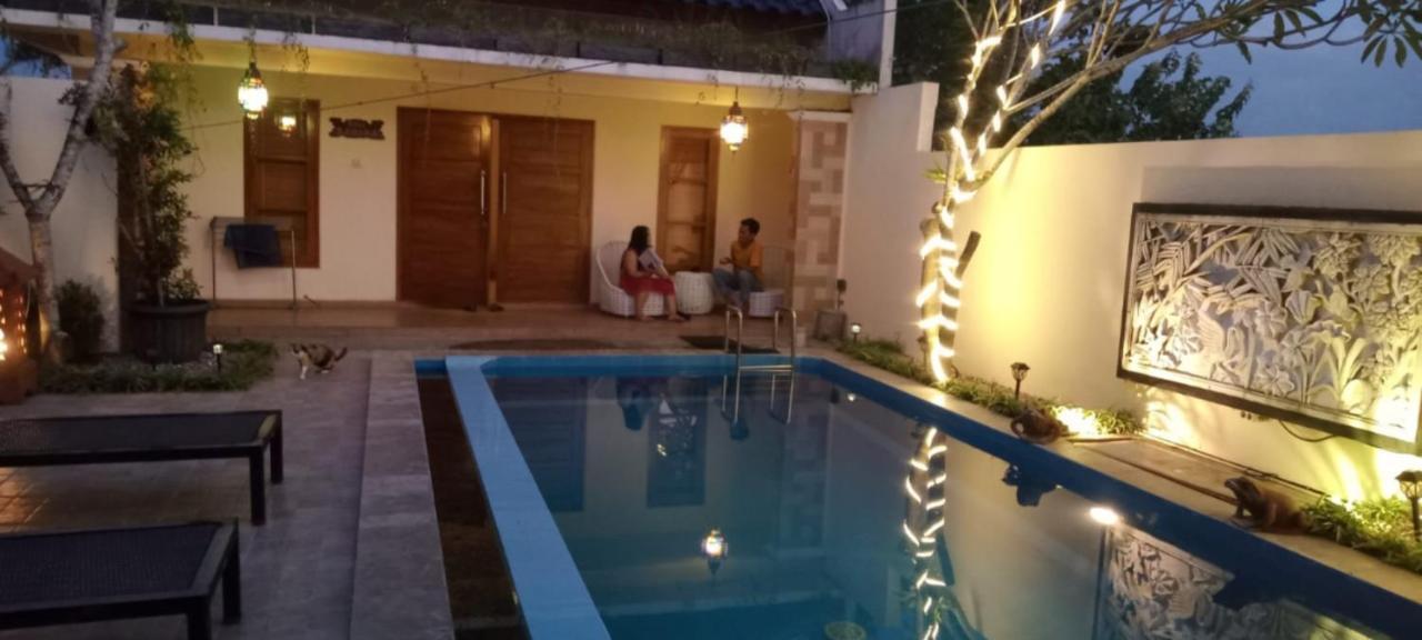 Rosseno Villa Джокякарта Екстериор снимка