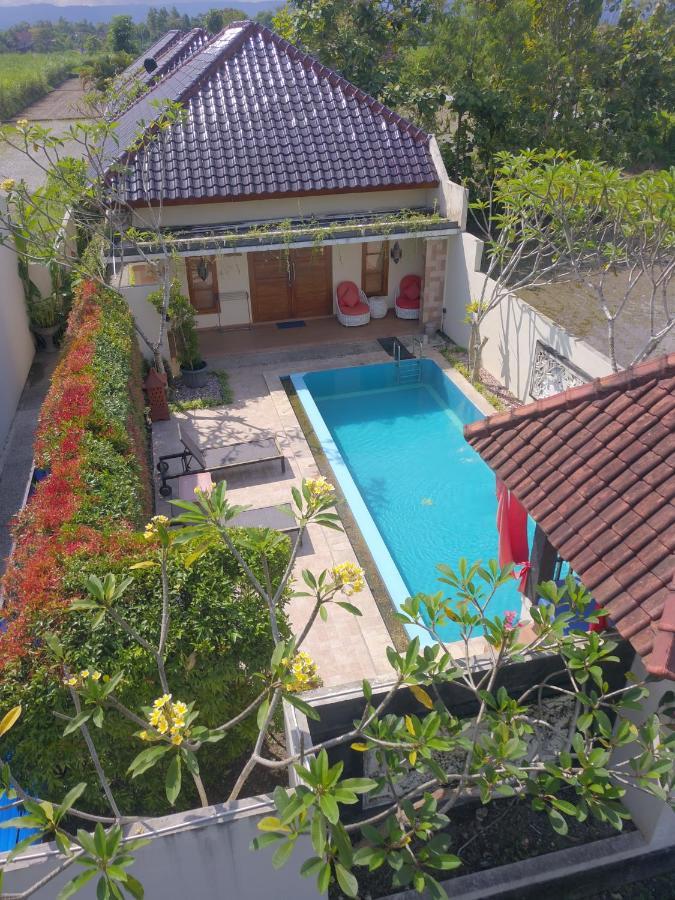 Rosseno Villa Джокякарта Екстериор снимка
