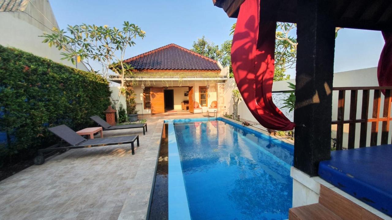 Rosseno Villa Джокякарта Екстериор снимка