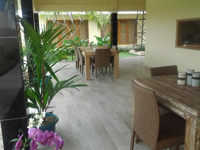 Rosseno Villa Джокякарта Екстериор снимка