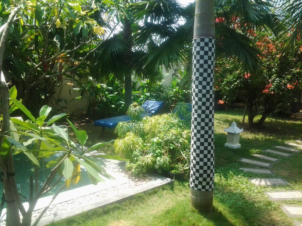 Rosseno Villa Джокякарта Екстериор снимка